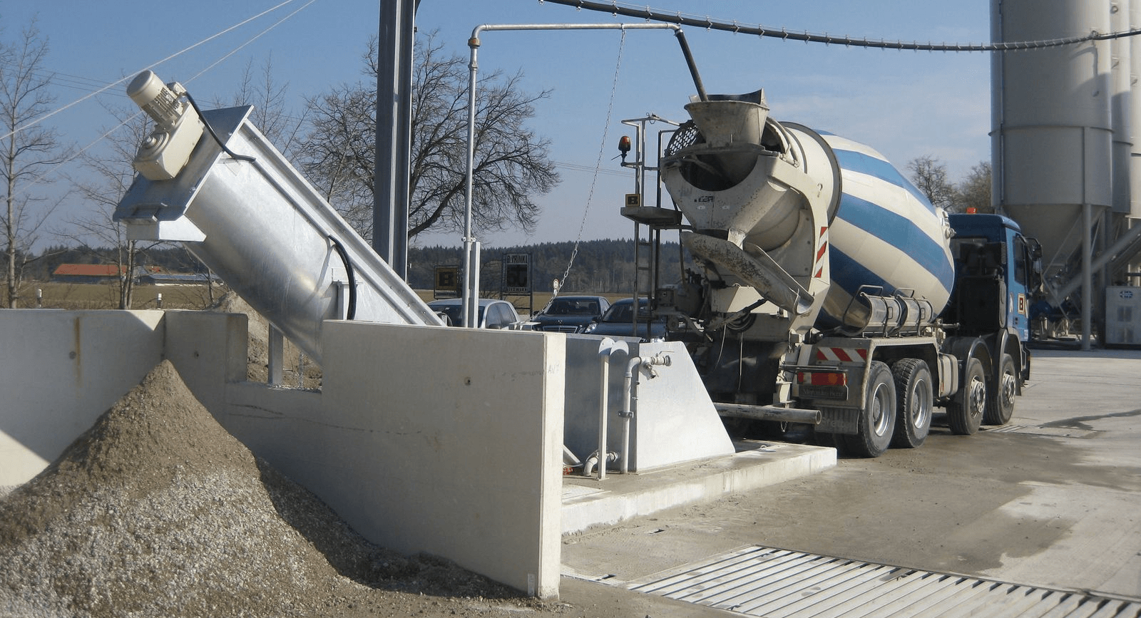 Процесс переработки бетонных отходов